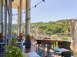 Novotel Lyon Centre-Confluence Bord de Saone，位于里昂的酒店