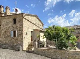 Stunning Apartment In Murlo