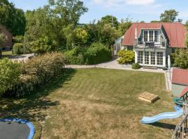 Child-Friendly Cottage With Large Indoor Pool，位于奥特鲁普的酒店