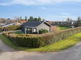 House With A Beautiful View Of The Sea And Bogø