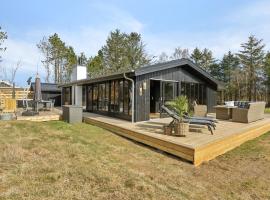 Cozy Summer House In North Jutland，位于耶鲁普的酒店