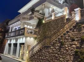 Villa LaMia