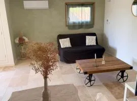Studio avec terrasse et parking privé