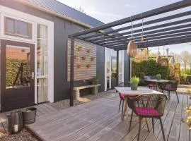 Thús yn Hantum Vakantiehuisje met hottub in Friesland