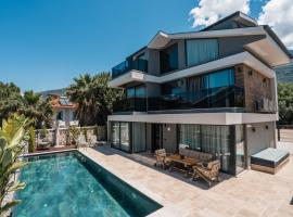 Luxury Villa Heated Pool & Spa，位于费特希耶的酒店