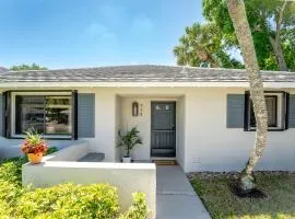 Upscale 2BR Townhome Golf, Pools & Lake Views