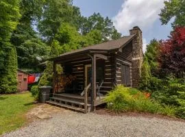 1 Relaxing Place - Quaint cottage great mountain view hot tub and fire pit