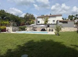 Villa Élégante à Berre-les-Alpes - Terrasse, Piscine & Vue Panoramique