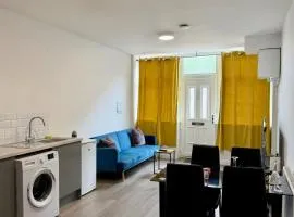 Accessible Town Centre 1 bed Flat Kettering Wi-FI