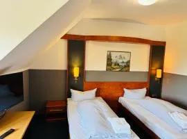 Hotel & Restaurant Heidekrug 24h Check-in, Pinneberg, Free Parking and WiFi