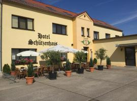 Hotel Schützenhaus，位于Brück的酒店