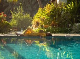 Pont Bleu Suites - boutique hotel -Riverside & Pool，位于卡纳科纳的酒店