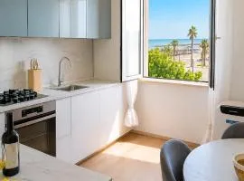 Bilocale Fronte Mare con Parcheggio & Spiaggia