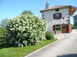 Gîte Tranquille avec Cheminée, Terrasse sur la Saône et Borne EV, Animaux Bienvenus - FR-1-589-103，位于Nonville的酒店