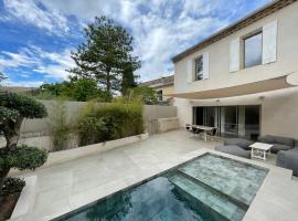 Quiet house, air conditioning, 3 bedrooms, small pool，位于Junas的酒店
