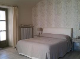 Novecento Charming Room，位于阿维利亚纳的酒店