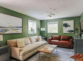 Tucked Inn: Lower Unit