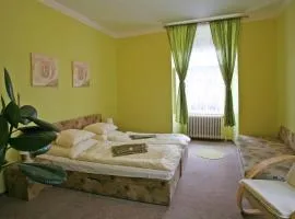 兹拉季耶伦酒店