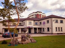 La villa Park Hotel，位于卡拉甘达的酒店