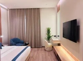 Voyage Expo Suites
