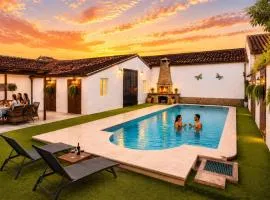 Villa Familiar l Piscina I Cine l Bbq l Sala de Juegos I 6min Segovia I 50min Madrid I 17 px
