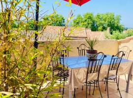 Suite de Charme avec Terrasse Panoramique & Entrée Indépendante，位于屈屈龙的酒店