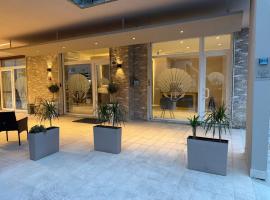 Hotel La Pergola，位于洛阿诺的酒店