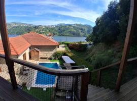 Private Pool Douro River View Villa，位于拜昂的酒店