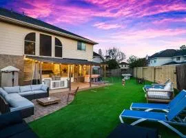 Luxury vacation house that has it all & close to everything