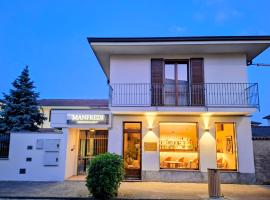 Manfredi ristorante con alloggio，位于Romentino的酒店