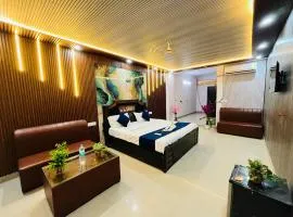 Happy Residency - Near Saket Metro