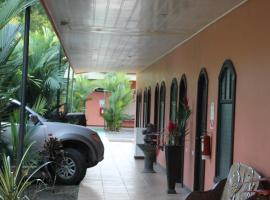 Hotel Vista al Tortuguero，位于Cariari的酒店