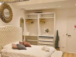 Amazing central apartment - Pool Gym Sauna extra buchbar