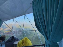 Lakeside glamping，位于Tsovagyugh的酒店