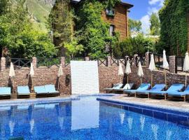 Nebesa Hotel EZ，位于Chimgan的酒店
