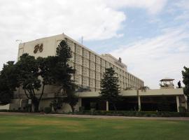 拉瓦尔品第五洲明珠大酒店，位于拉瓦尔品第Pakistan Army Museum附近的酒店