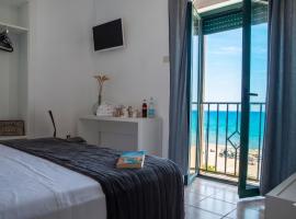 Baron Beach Hotel，位于斯考里的酒店