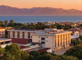 Aparthotel Codex，位于罗萨诺的酒店