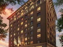 Recess Hotel & Club Savannah