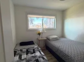 Vancouver Downtown Modern Homestay- Walk to FIFA Stadium, Sky Train & Beach - Free Parking