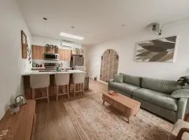 Private Boho Tiny Home - Lakes, Wineries, Hike, Ski