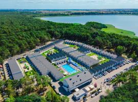 Holiday Park & Resort Niechorze Rewal，位于尼彻兹的酒店