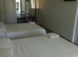 Hotel Kevin，位于Los Santos的酒店