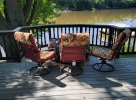 Lil Cabin on the Rock River