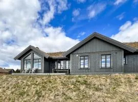 4 Bedroom Lovely Home In Øyer