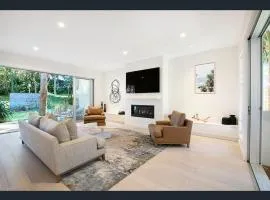 Steps from Avalon - Beach Modern Coastal House