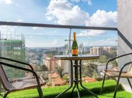 Luxury 2 Bedroom Apartment-Heated swimming pool,well equiped gym