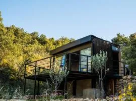 Cedar Cabin Escape, Solar, Terrace & Hiking