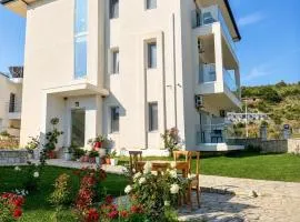 SEA & LAKE VIEW VILLA