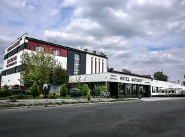Hotel Antonio Jelcz-Laskowice，位于Jelcz-Laskowice的酒店